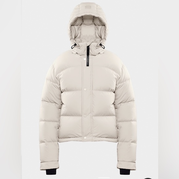 Aritzia Super Puff - Picture 1 of 3